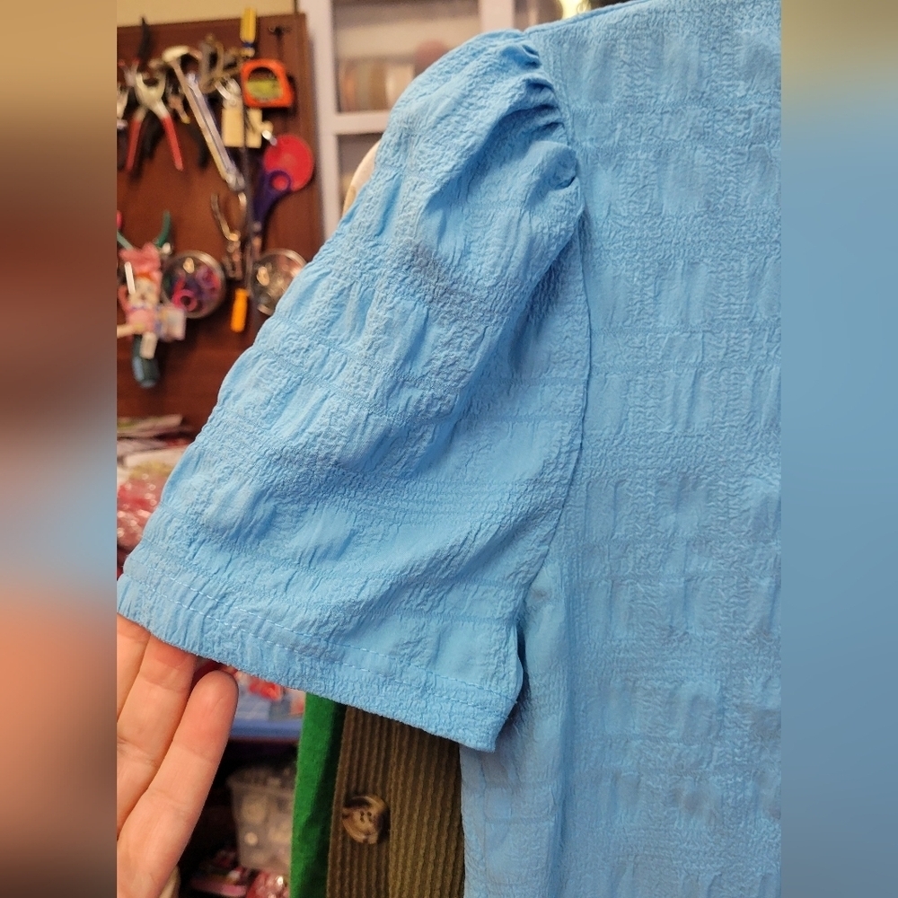 Schein Blue Textured Puff Sleeves Keyhole Back Top Medium - Picture 2 of 4